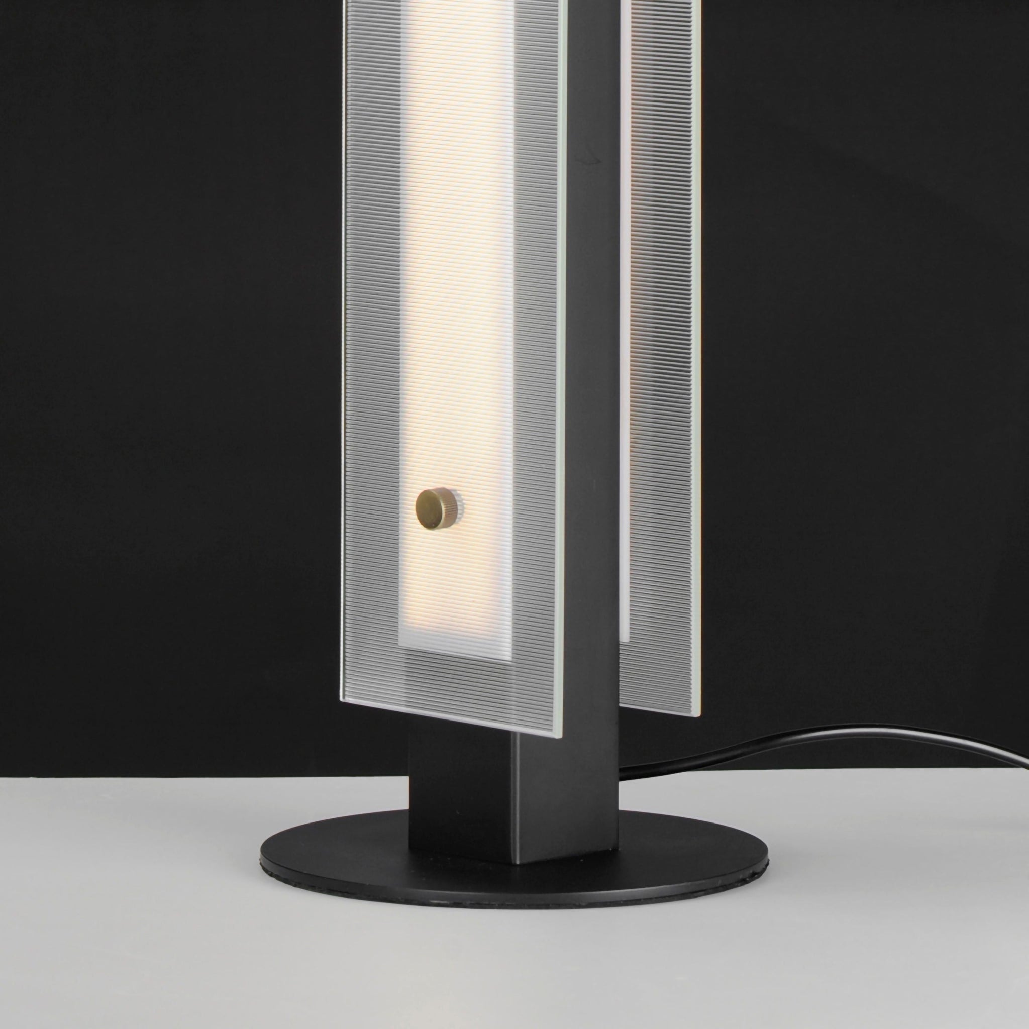 Spectre 20" Table Lamp