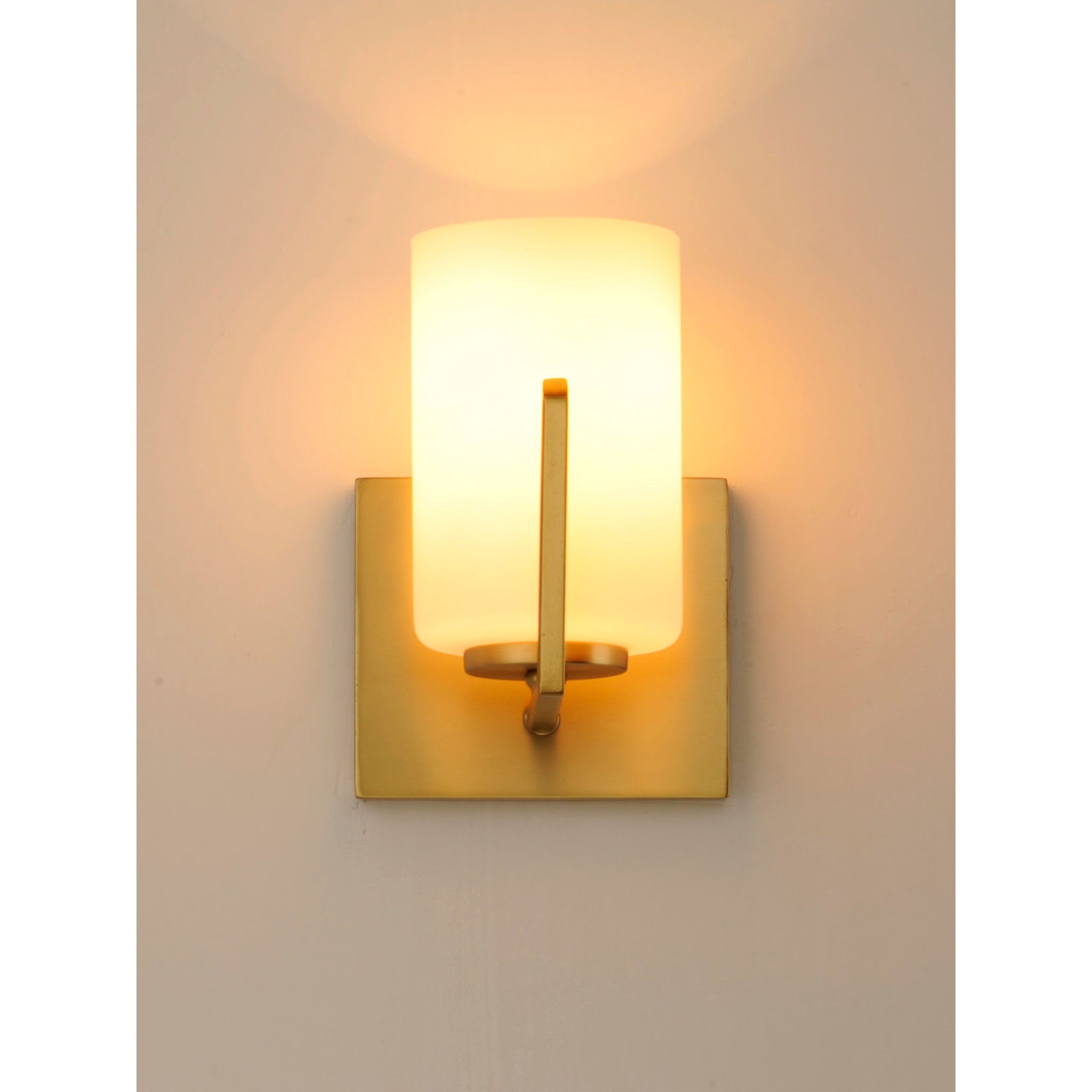 Dart 1-Light Wall Sconce