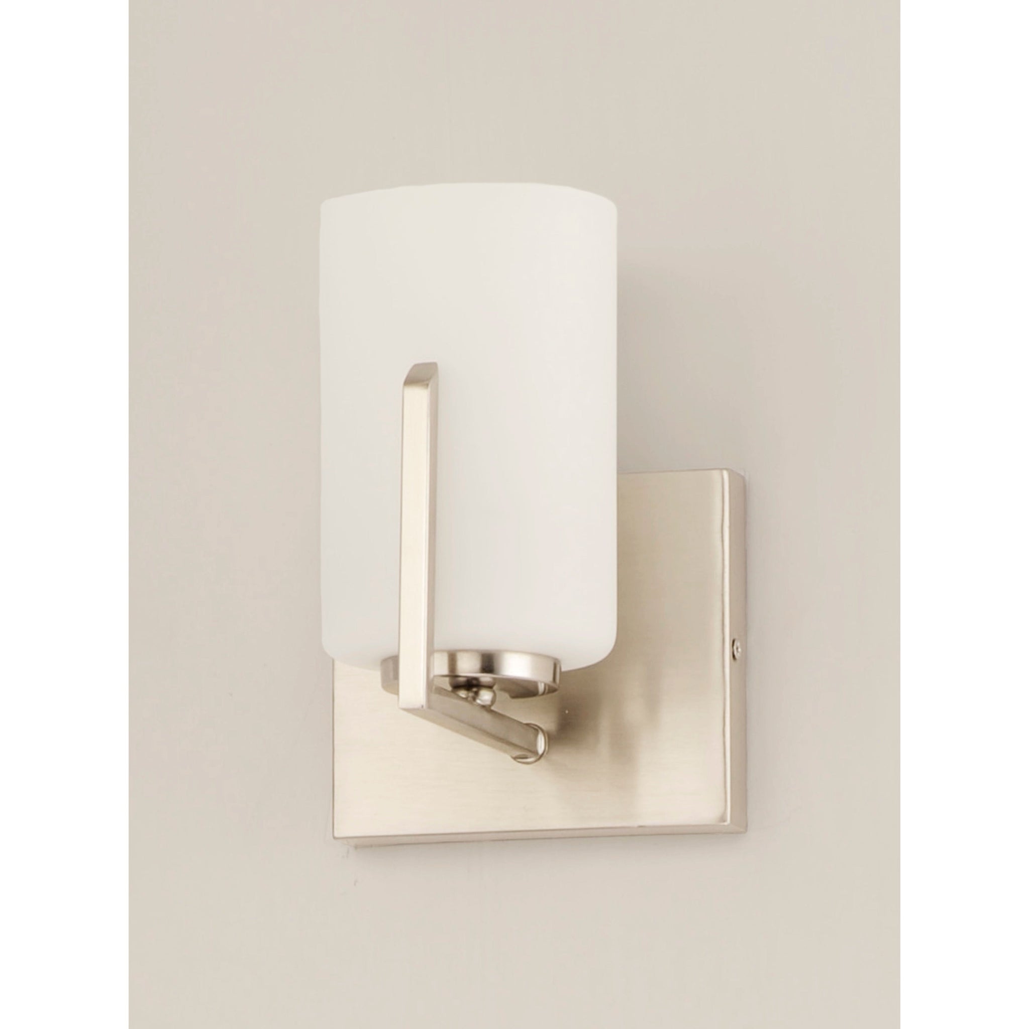 Dart 1-Light Wall Sconce