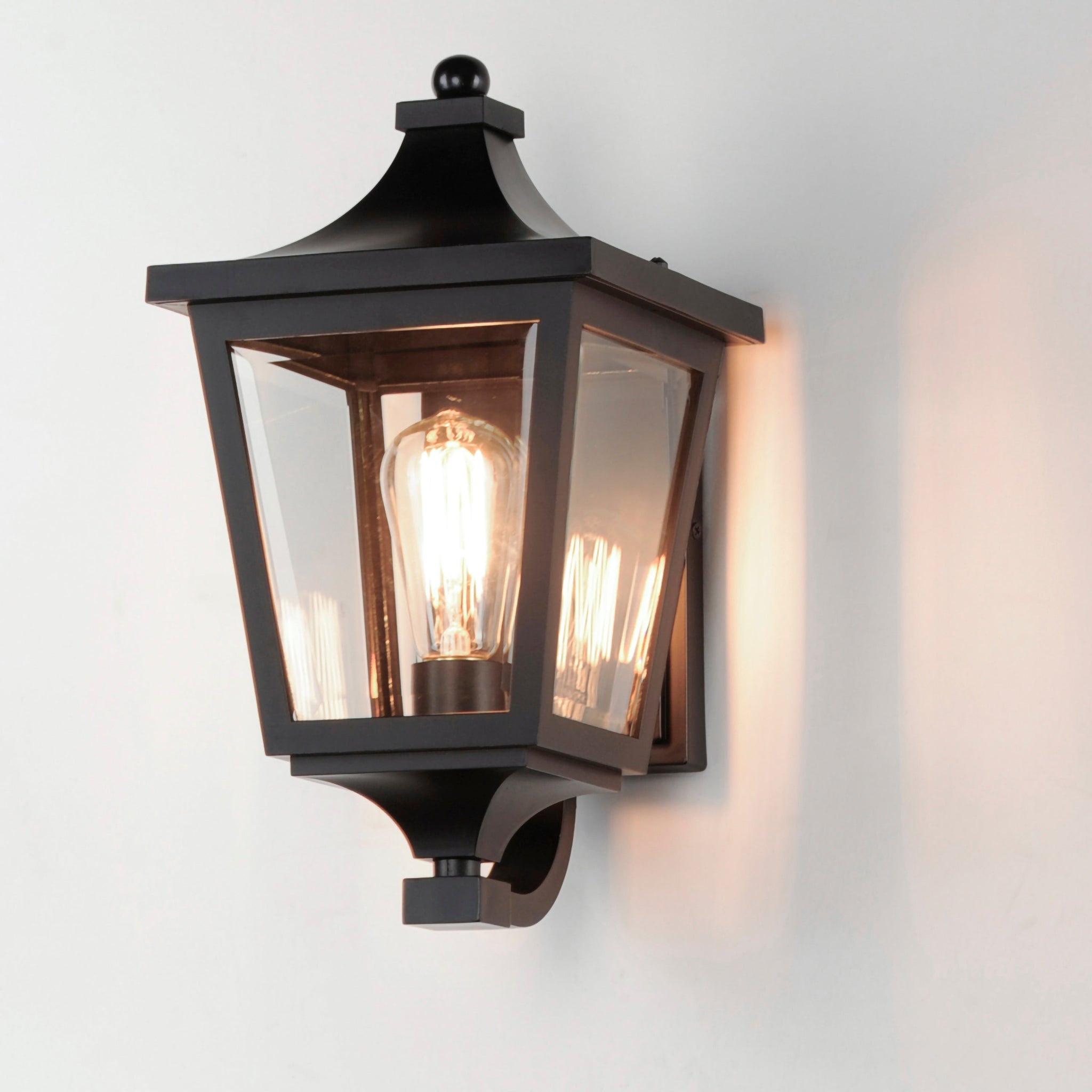 Sutton Place VX 1-Light Outdoor Sconce