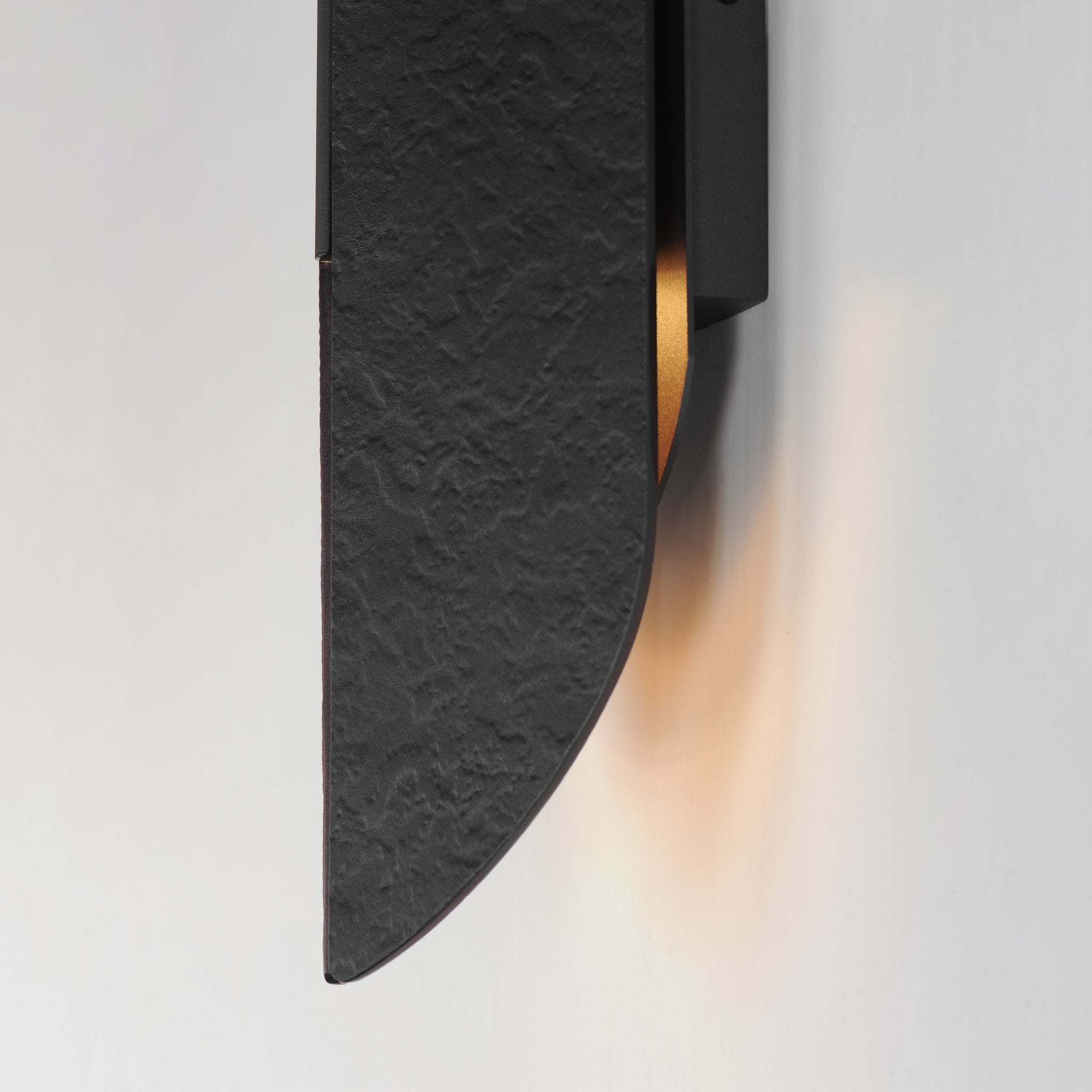 Tectonic 18" LED Outdoor Wall Light