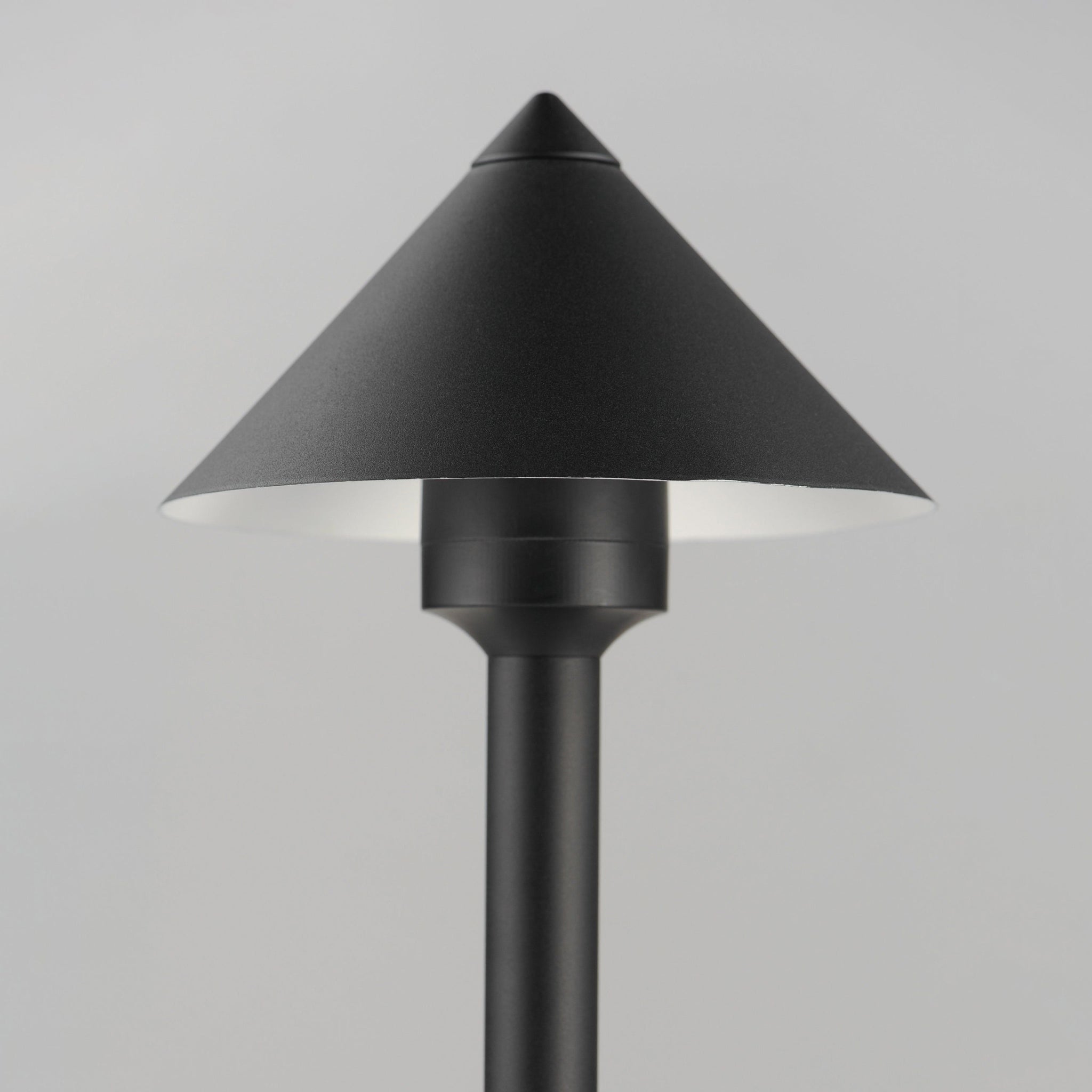 Alumilux: Landscape Cone Light with 24" Pole