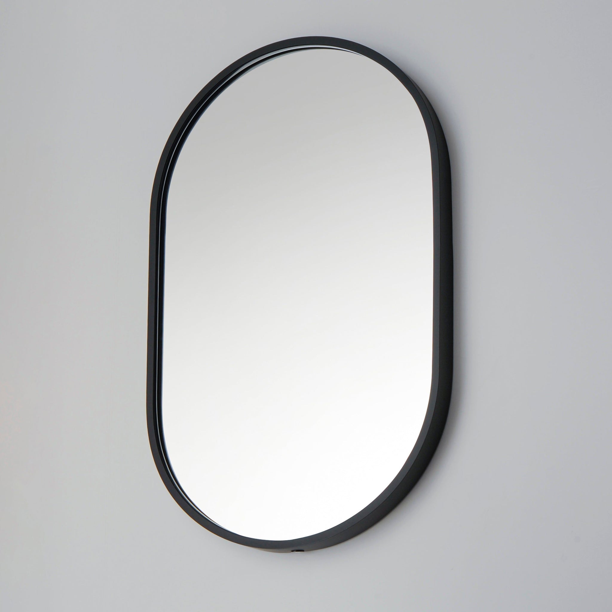 Elisse Oval 20x32" LED Mirror