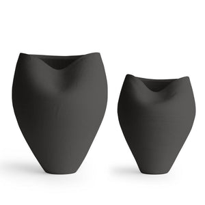 Emelio Vase