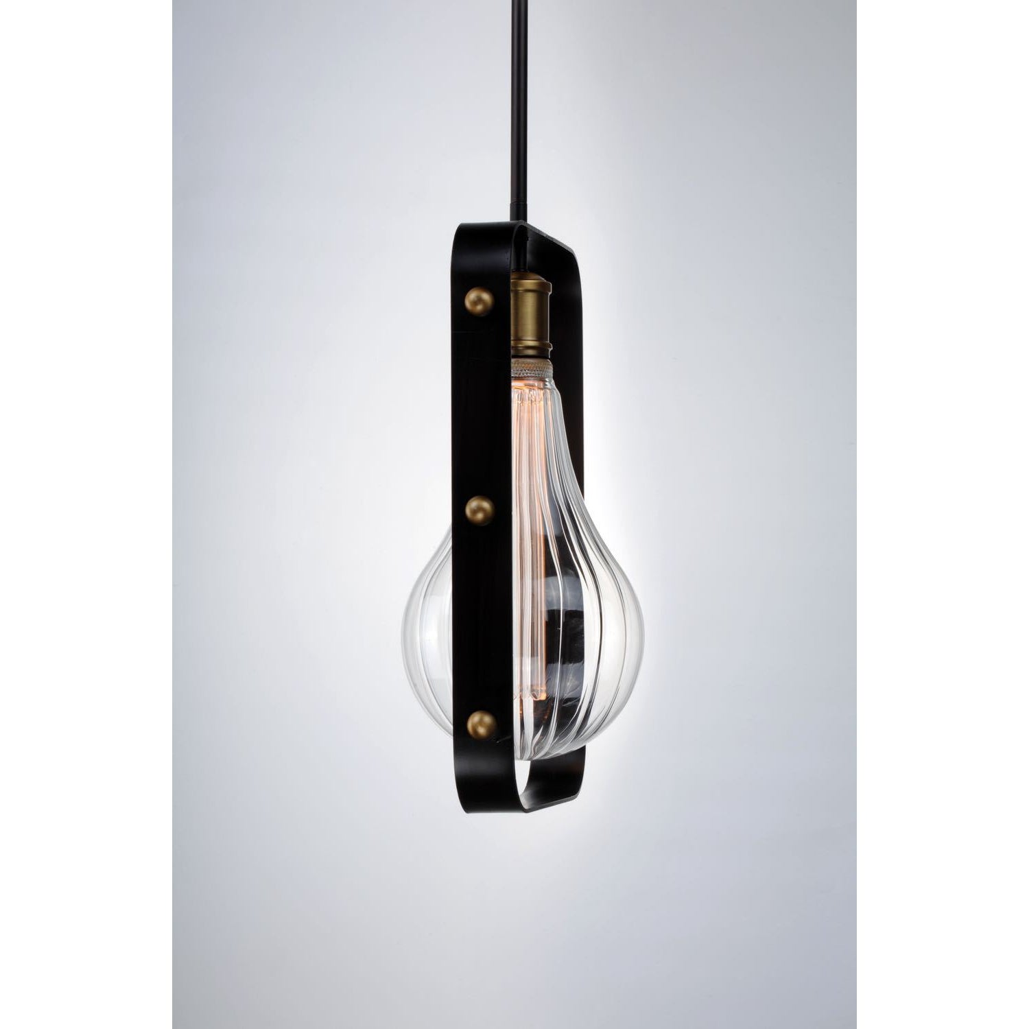 Early Electric Pendant Black / Antique Brass