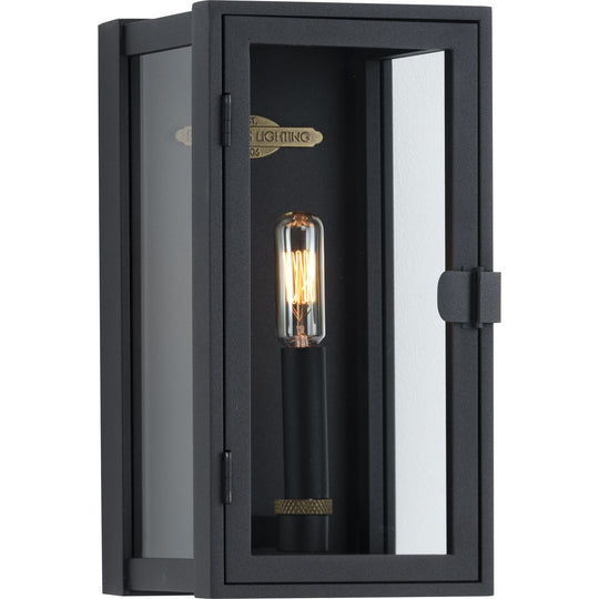 Stature Outdoor Wall Light