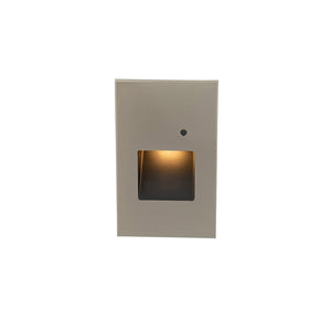 LEDme 120V LED Vertical Indoor/Outdoor Step and Wall Light with Daylight Photocell Sensor