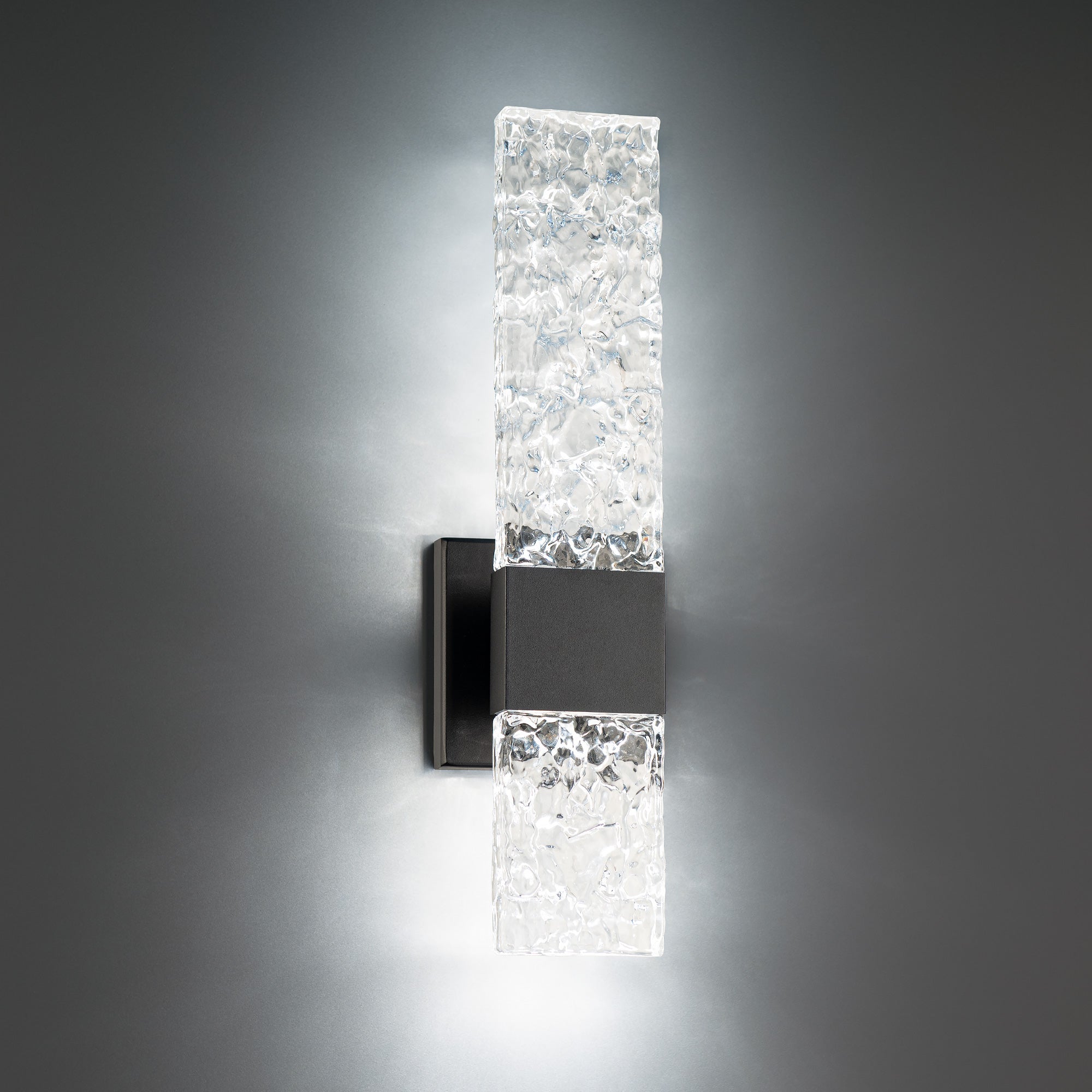 Reflect 18" LED Indoor/Outdoor Wall Light
