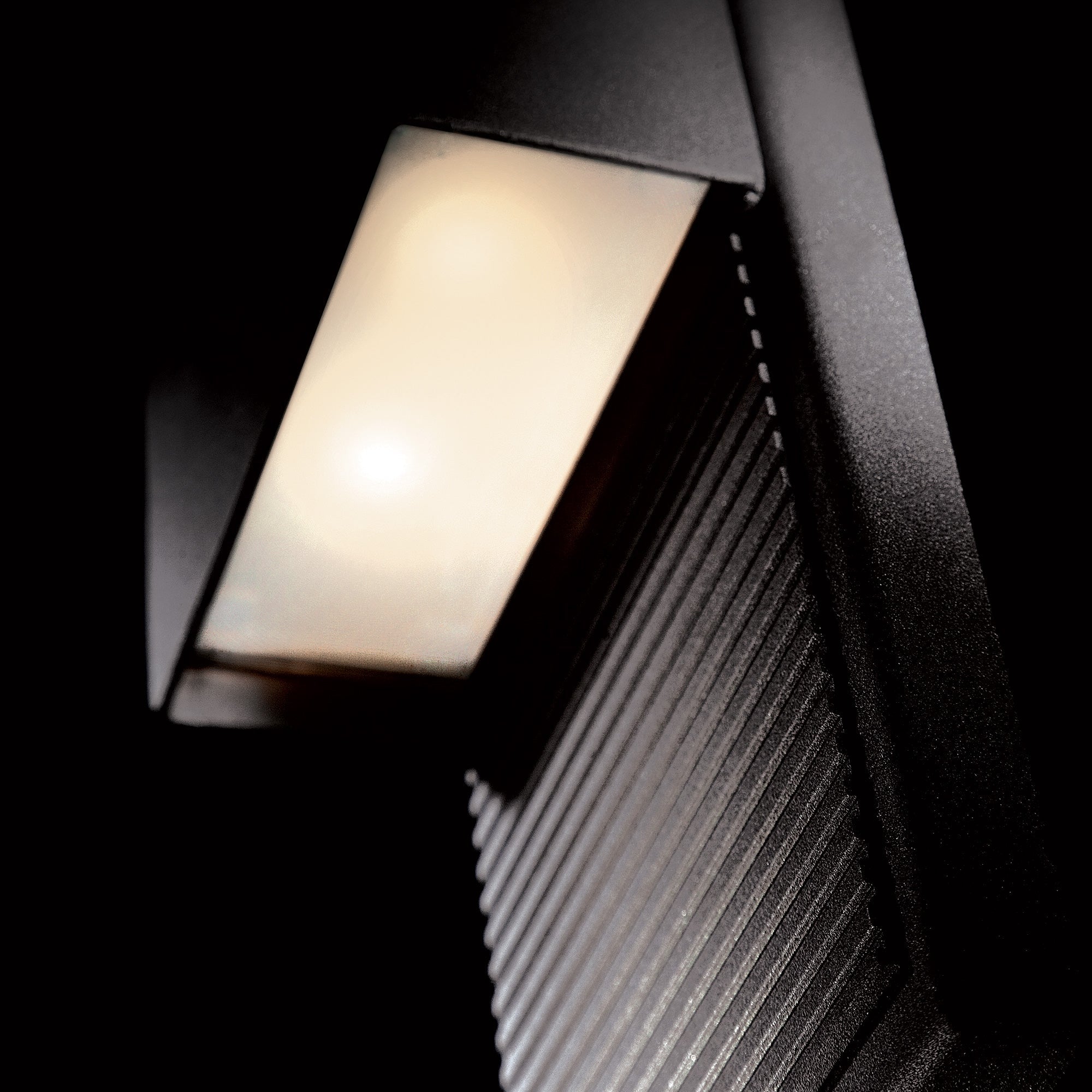Hiline 8" LED Indoor/Outdoor Wall Light