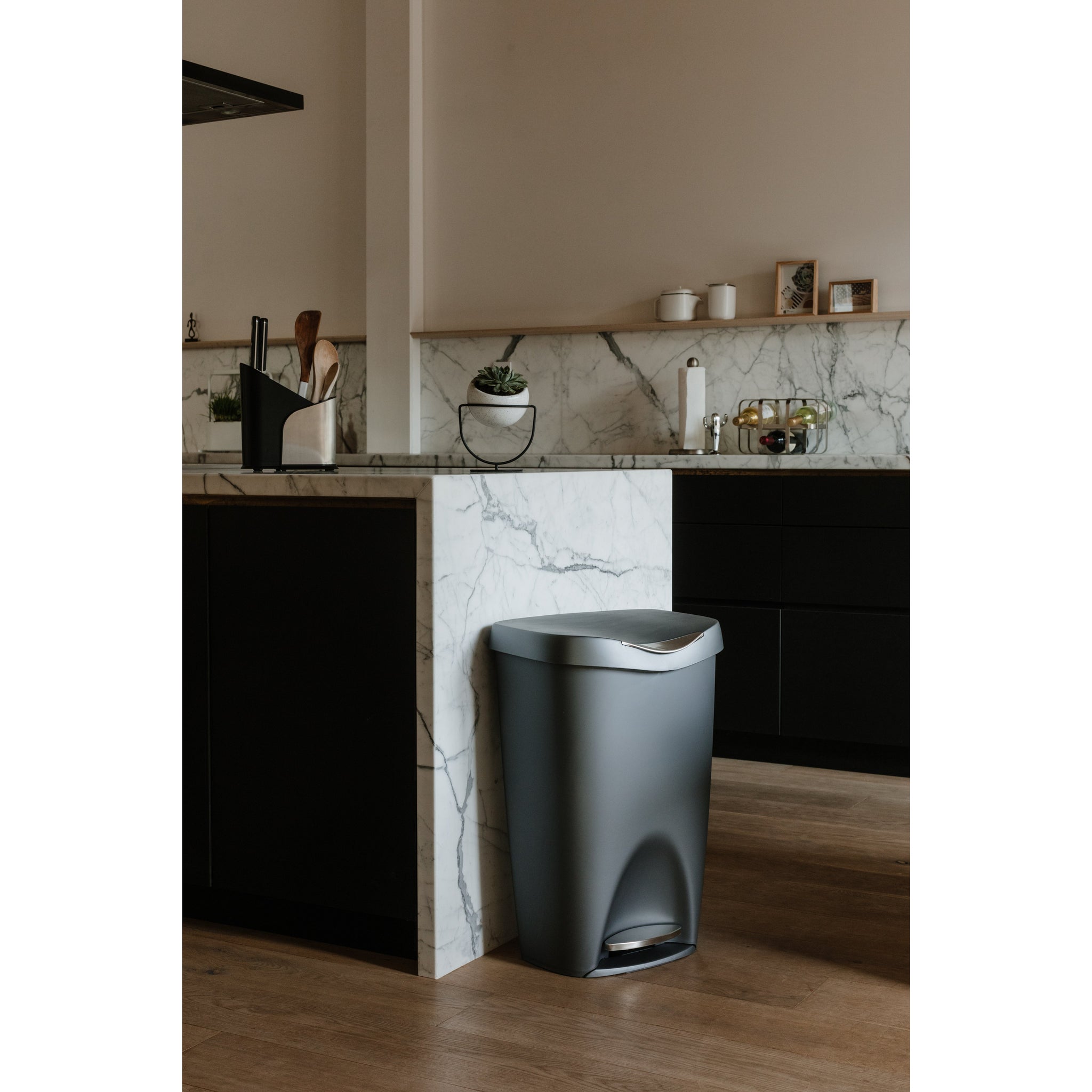 Brim 13 Gallon (50L) Trash Can with Lid